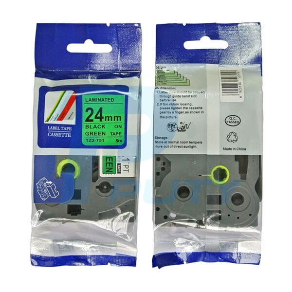 nhan in sieu deo tz2 fx751 24mm x 8m chu den tren nen xanh la