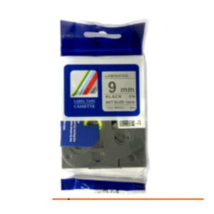 Nhãn in CZe-M921 | 9mm x 8m | Chữ Đen trên nền Bạc