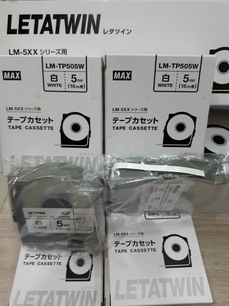 Nhãn in MAX LM-TP505W | 5mm x 8m | Chữ Đen trên nền Trắng 2 Nhãn in MAX LM-TP505W | 5mm x 8m | Chữ Đen trên nền Trắng