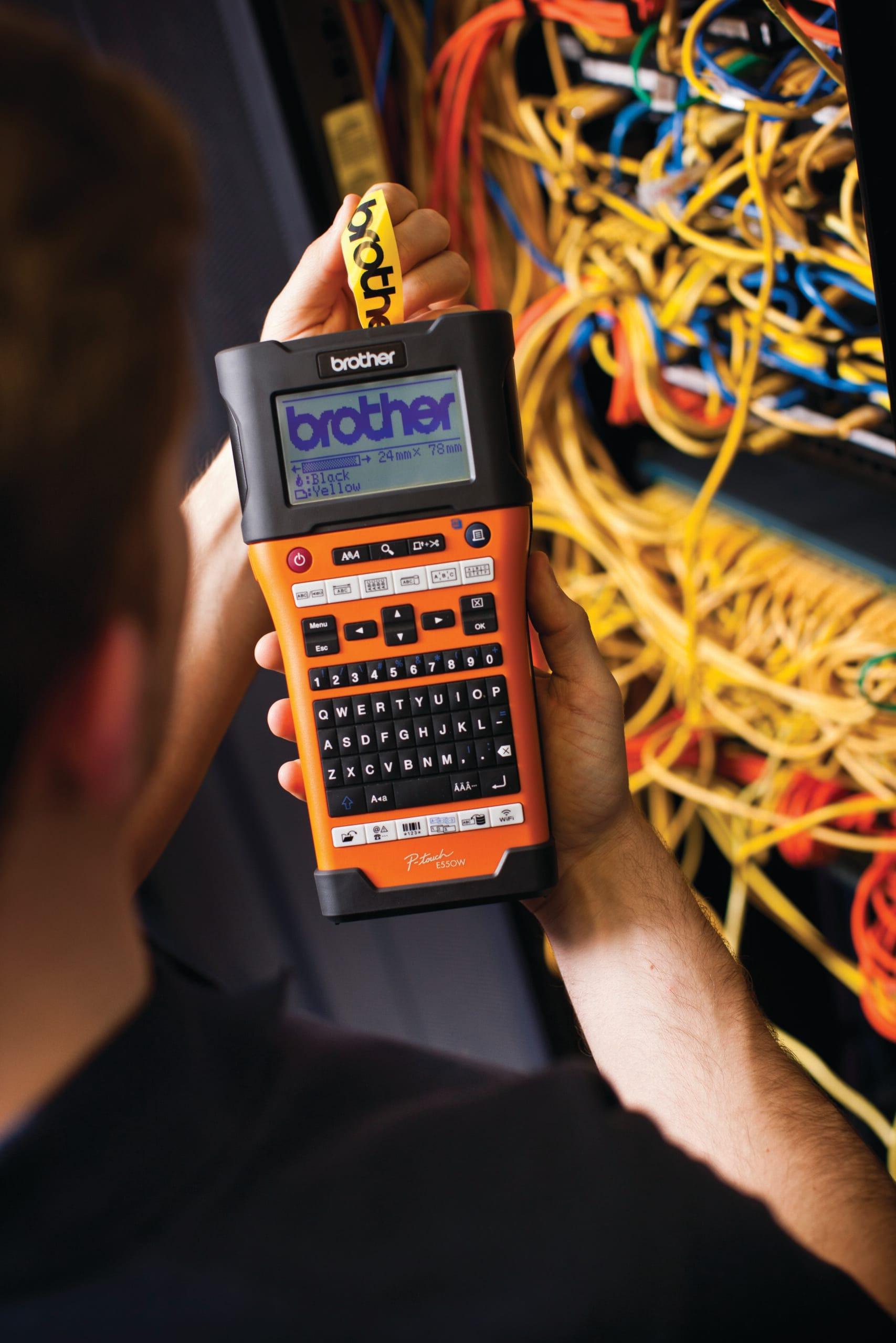 Máy in nhãn brother PT-E550W