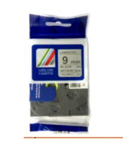 Nhãn in CZe-M921 | 9mm x 8m | Chữ Đen trên nền Bạc