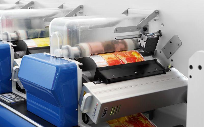 7+ xu hướng công nghệ in nhãn mới nhất 2026 17 Kết hợp in truyền thống và kỹ thuật số