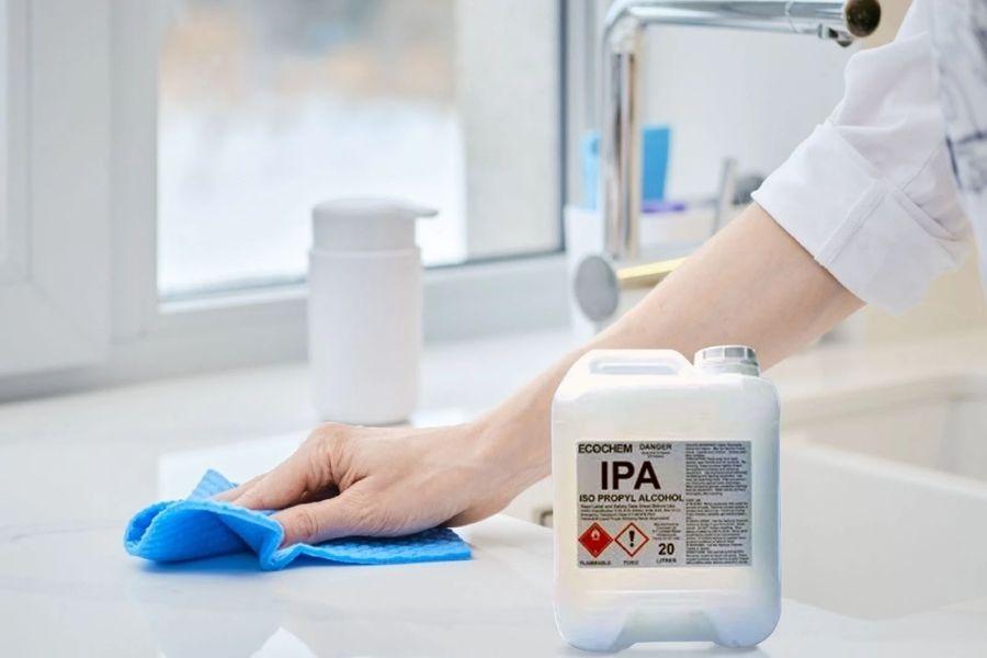 Làm sạch và chuẩn bị bề mặt dán